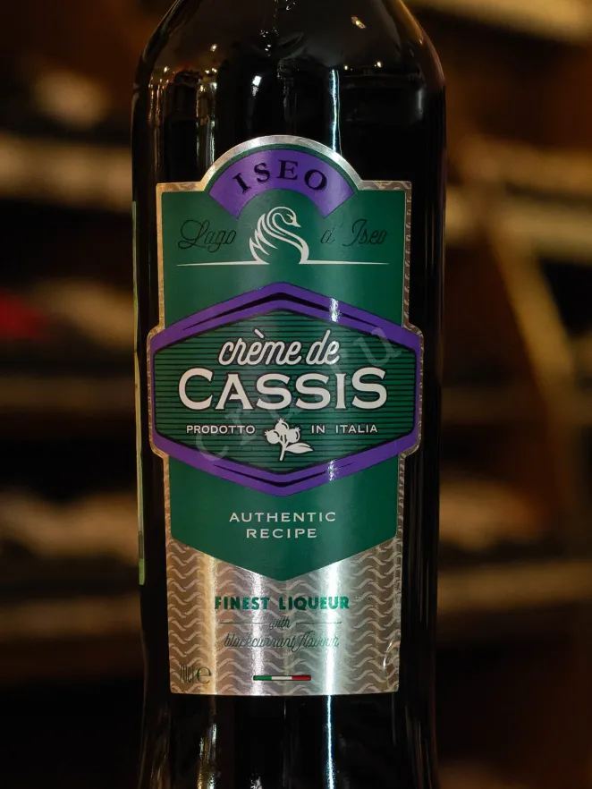 В магазине Крю Профи Iseo Creme de Cassis 0.7 л