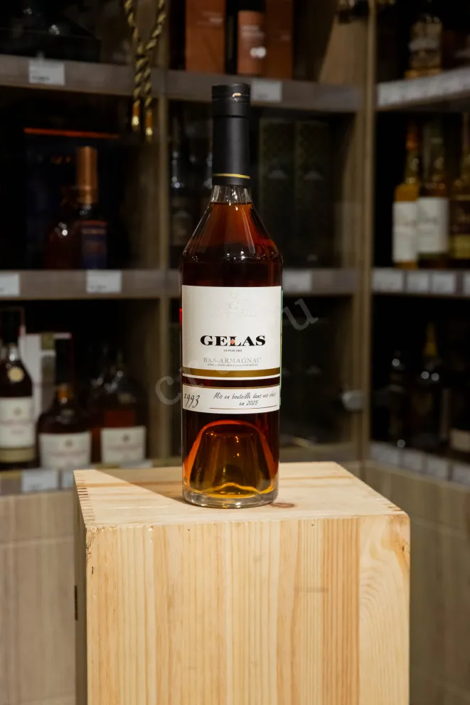 В магазине Крю Профи Gelas 1993 0.7 л