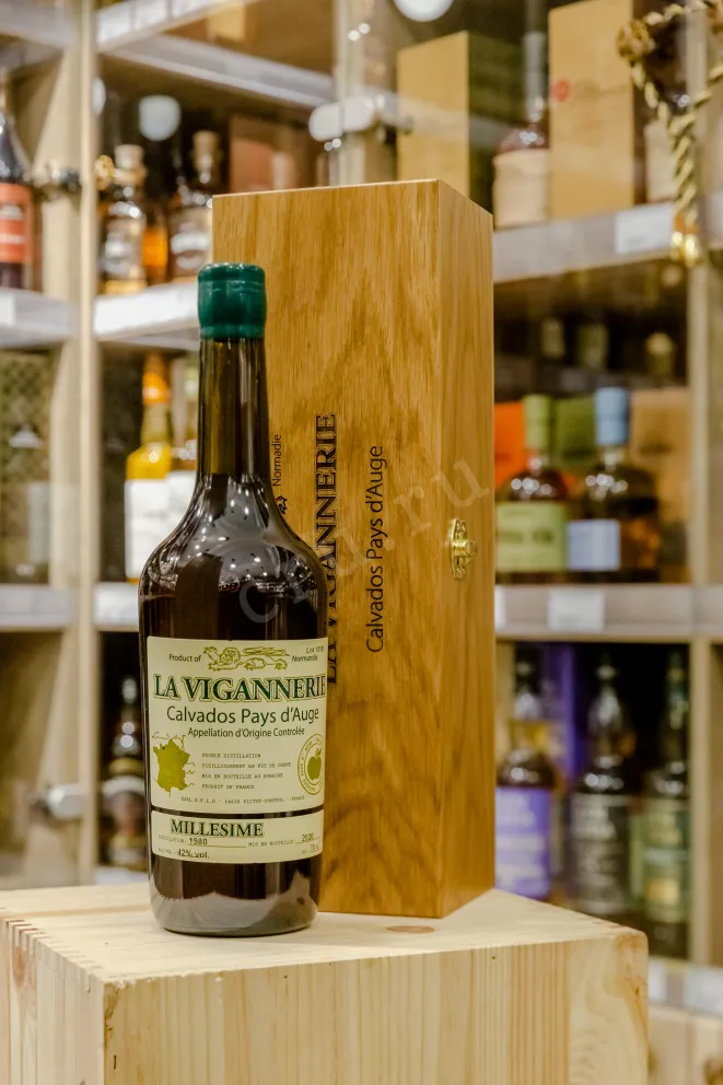 В магазине Крю Профи La Vigannerie 1980 0.7 л