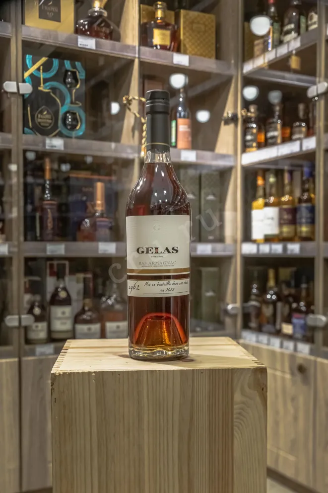 В магазине Крю Профи Gelas 1962 0.7 л