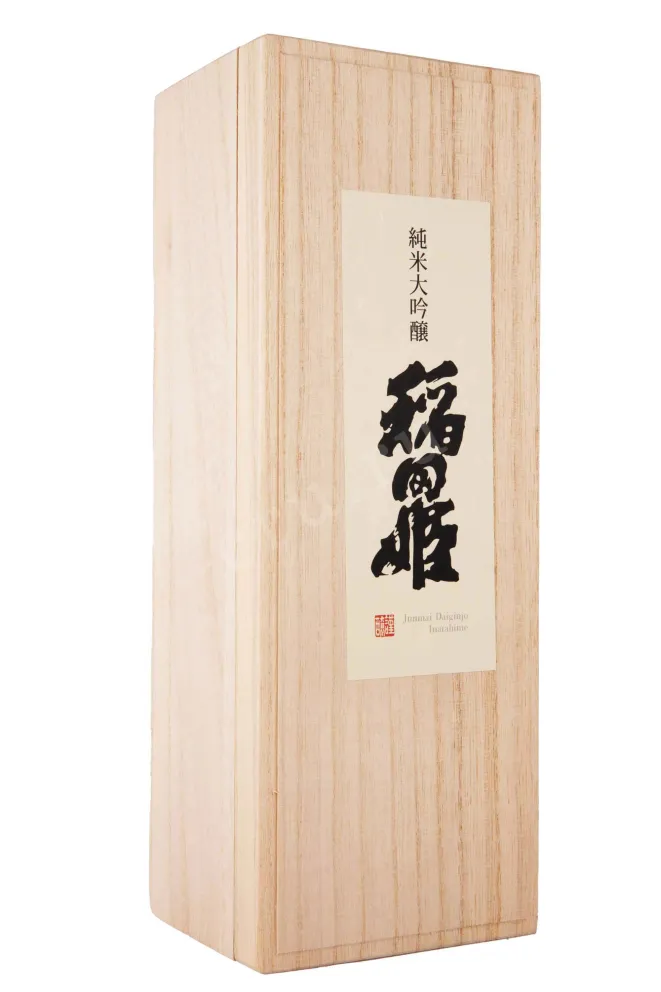 Деревянная коробка Inatahime Junmai Daiginjo 30 Genshu in gift box 0.72 л