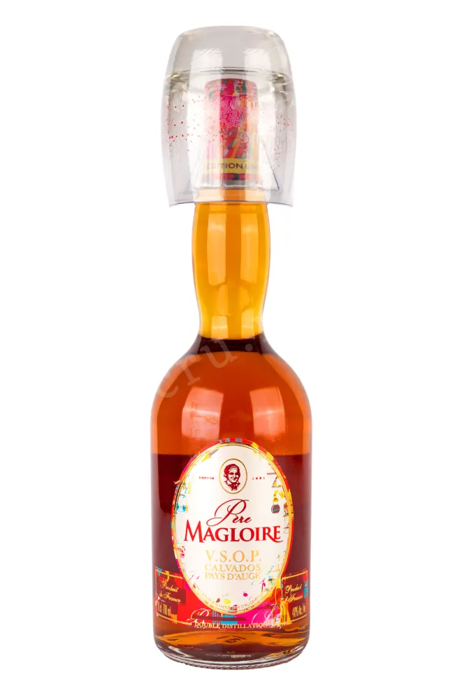 Бутылка Pere Magloire Calvados VSOP gift box with glass 0.7 л