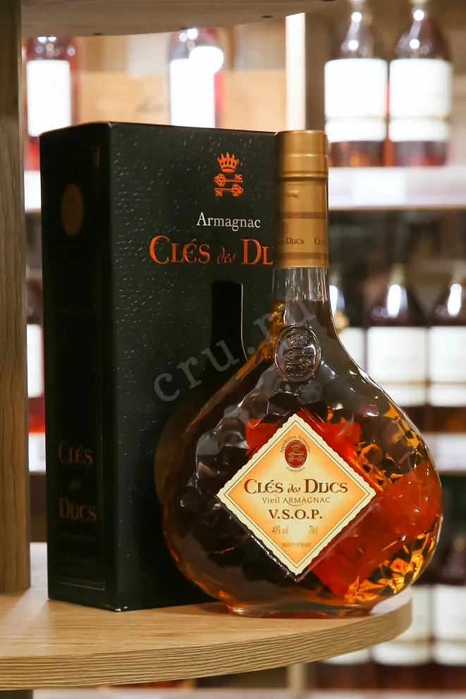 В магазине Крю Профи Cles des Ducs VSOP 0.7 л