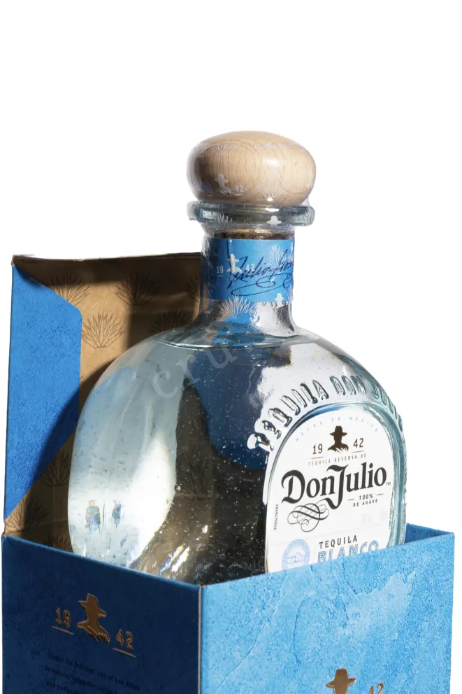 В подарочной коробке Don Julio Blanco in gift box 0.75 л