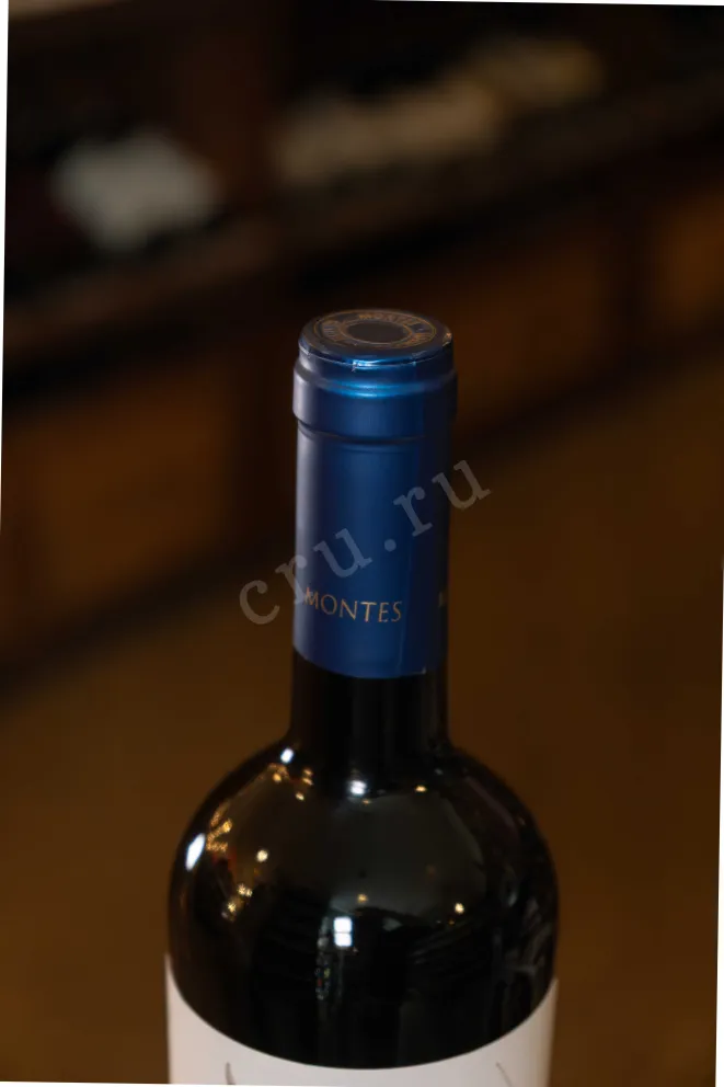 Пробка Montes Reserva Merlot 2022 0.75 л