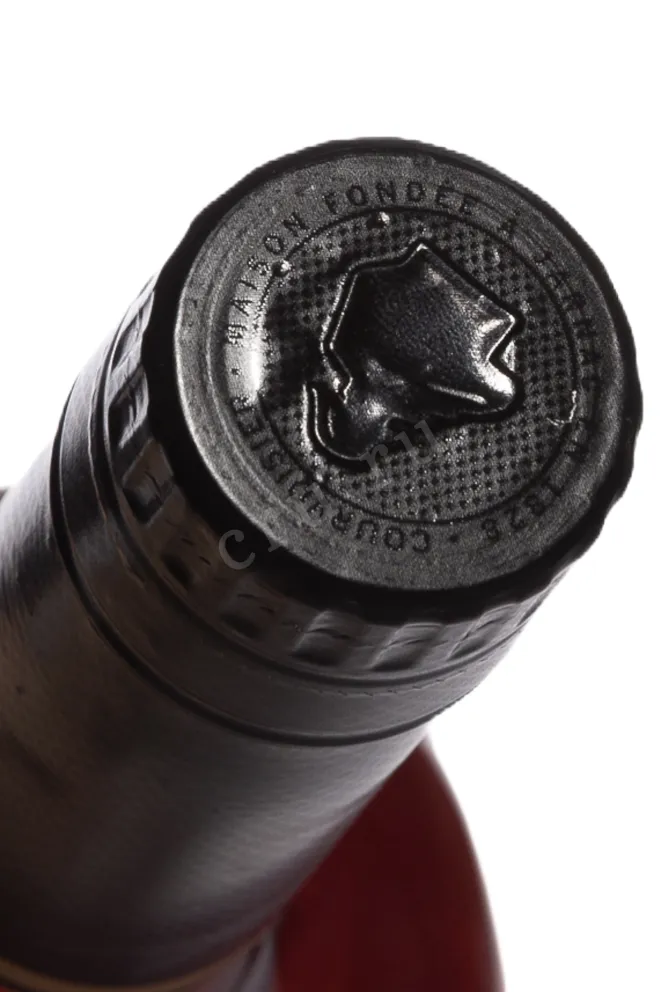 Пробка Courvoisier VS gift box 0.7 л