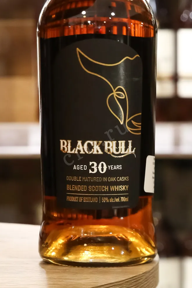 Виски Black Bull Blended 30 years old with gift box  0.7 л