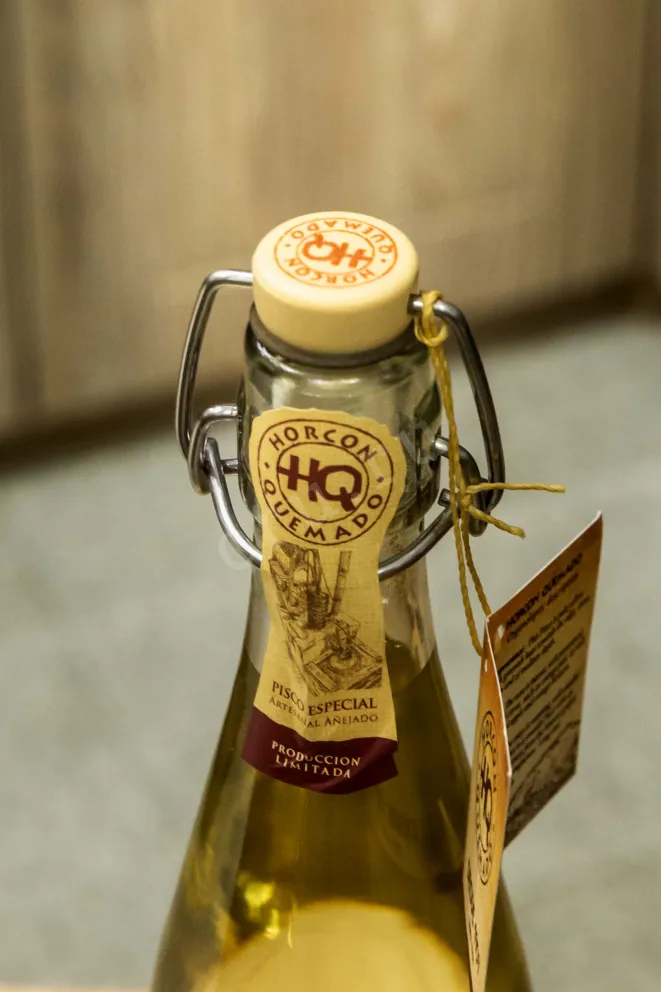 Пробка Horcon Quemado Pisco Especial 1 Ano gift box 0.645 л