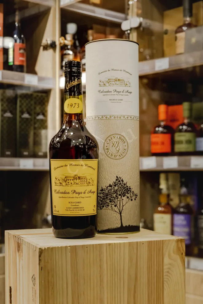 В магазине Крю Профи Domaine du Manoir du Montreuil Calvados Pays dAuge 1973 0.7 л