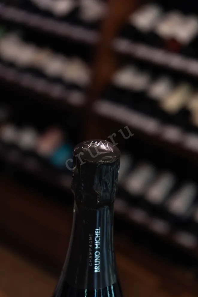 Пробка Philipp Kuhn Pinot Noir Tradition 2022 0.75 л