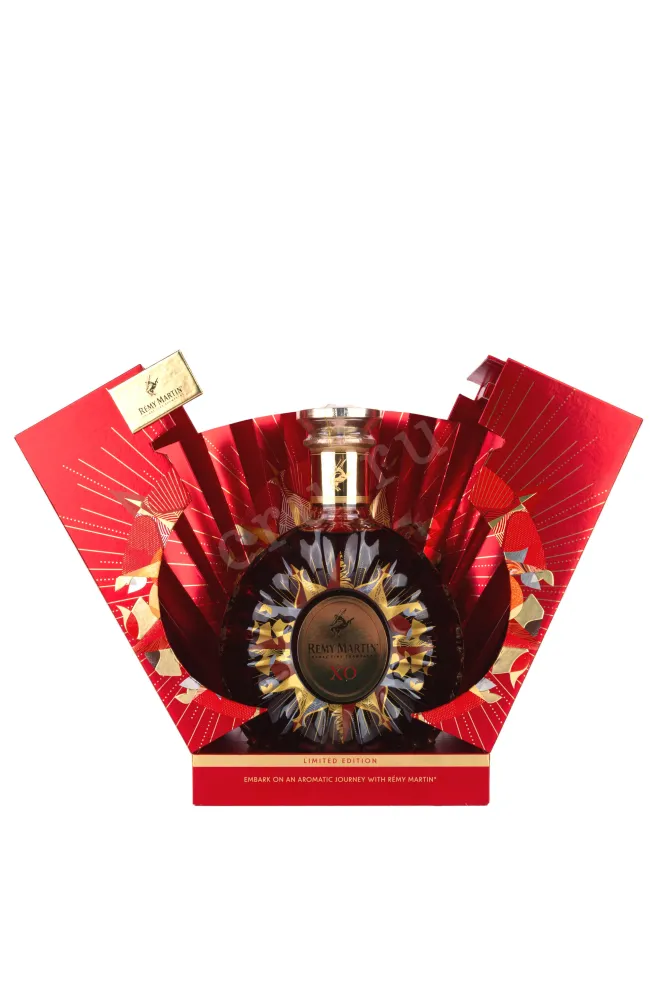В подарочной коробке Remy Martin XO Limited Edition gift box 2011 0.7 л