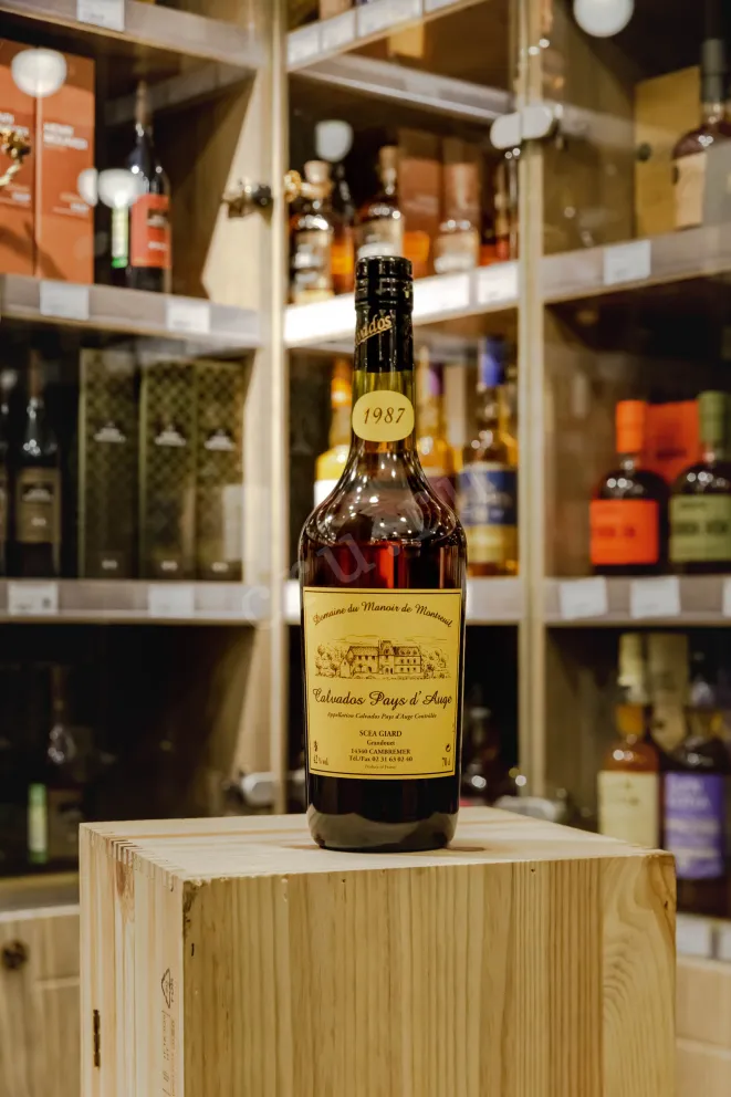 В магазине Крю Профи Domaine du Manoir de Montreuil Calvados Pays dAuge 1987 0.7 л