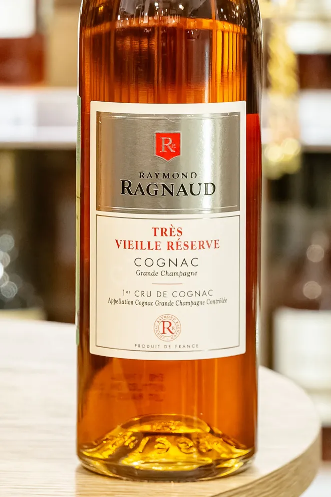 В магазине Крю Профи Raymond Ragnaud Tres Vielle Reserve Grand Champagne 1er Cru De Cognac in gift box 0.5 л