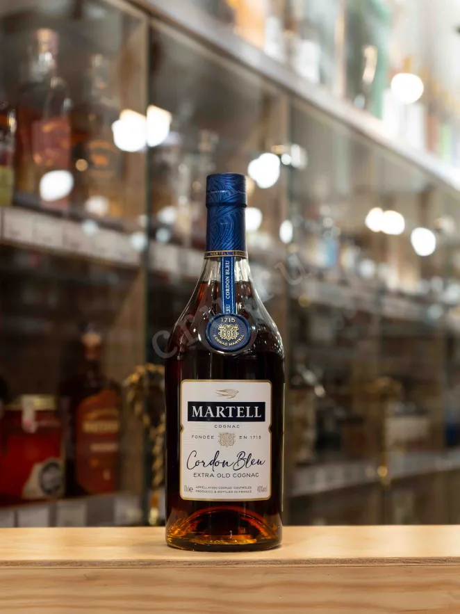 В магазине Крю Профи Martell Cordon Bleu with gift box 0.7 л