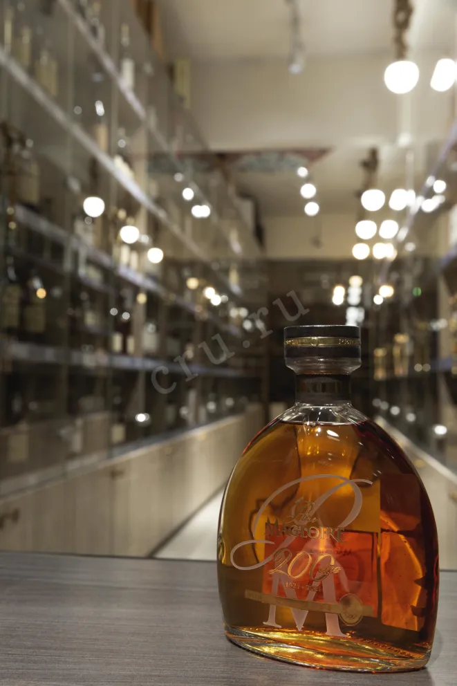 В магазине Крю Профи Pere Magloire XO 200 АН in gift box 0.7 л