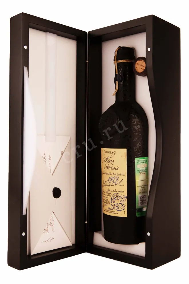 В подарочной коробке Lheraud 1982 0.7 л