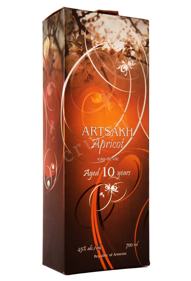 Подарочная коробка водки Арцах Абрикосовый 0.75
