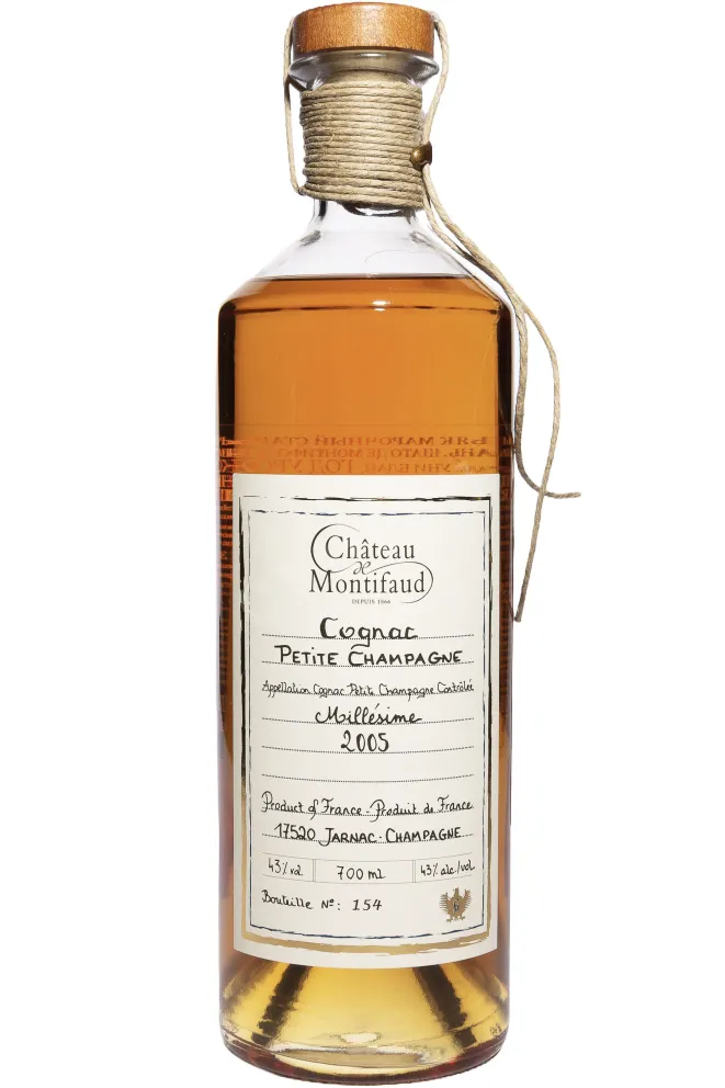 Бутылка Chateau de Montifaud Petite Champagne Millesime in wooden box 2005 0.7 л