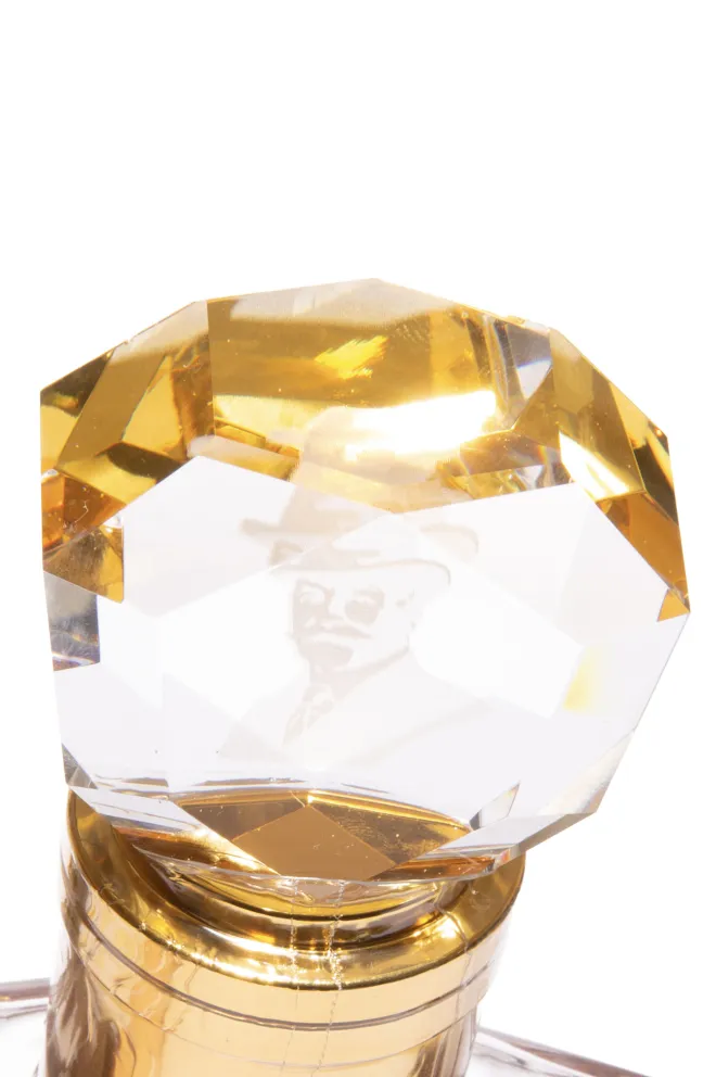 Пробка Saradjev 40 Years in gift box 1977 0.7 л