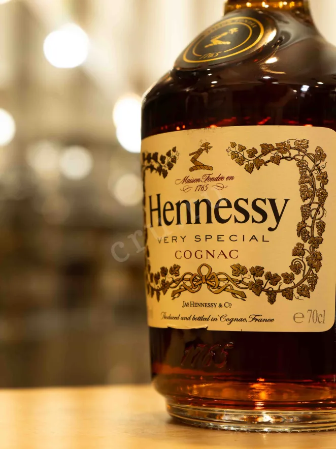 В магазине Крю Профи Hennessy VS gift box 0.7 л