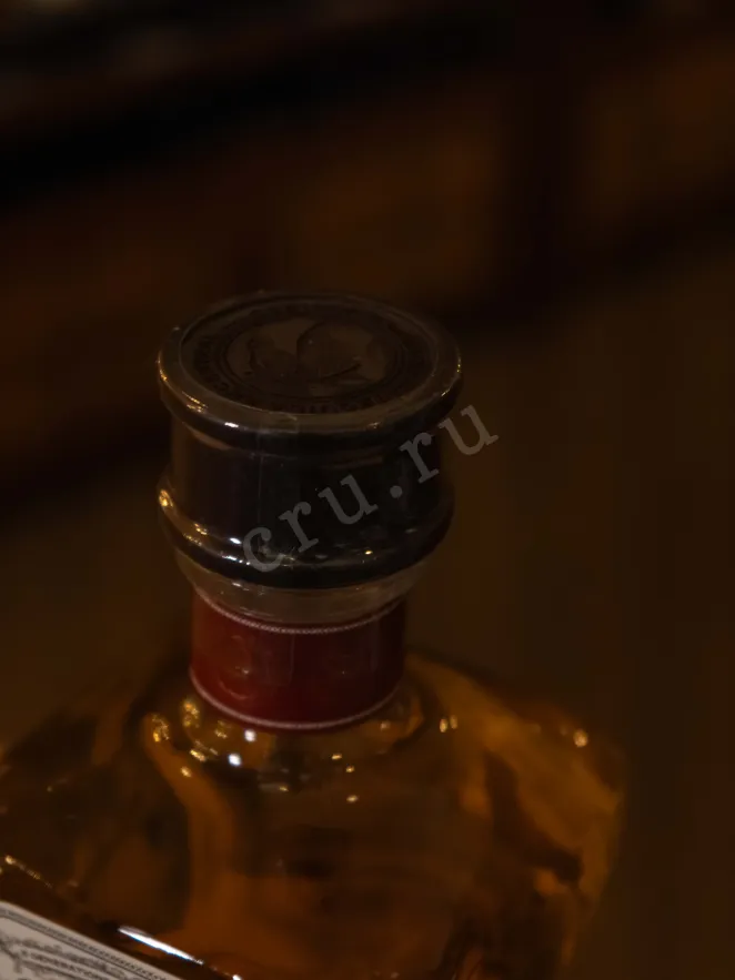 Пробка Carrera Anejo in gift box 0.75 л