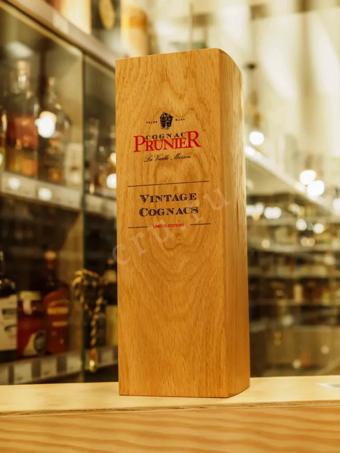 В магазине Крю Профи Prunier Fins Bois Vintage in Wooden Box 1995 0.7 л