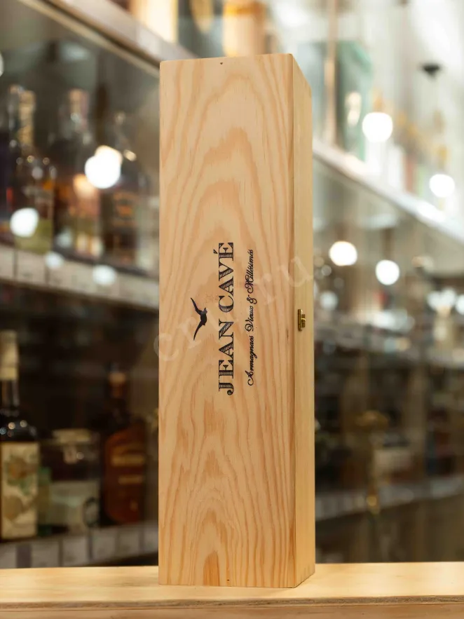 В магазине Крю Профи Jean Cave Vieil Armagnac AOC wooden box 1973 0.7 л