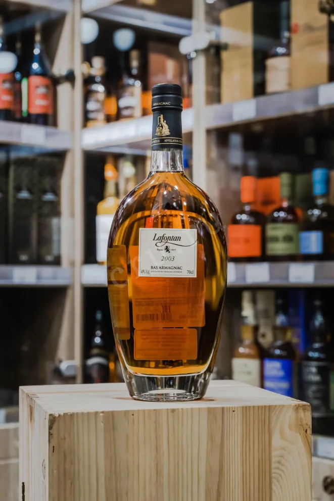 В магазине Крю Профи Lafontan in wooden box 2003 0.7 л