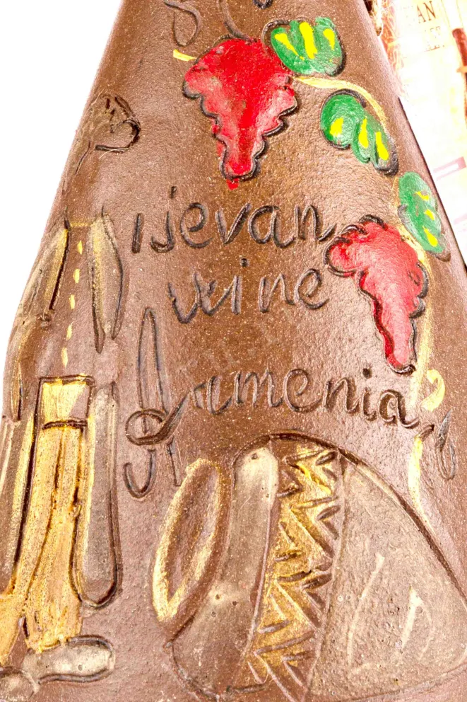 Этикетка  Ijevan Tanakan in a ceramic bottle with a rope 2022 0.75 л