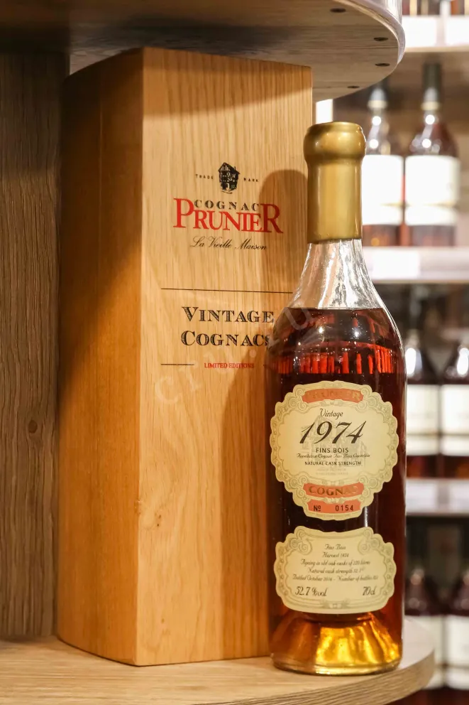 В магазине Крю Профи Prunier Fins Bois Vintage 1974 0.7 л