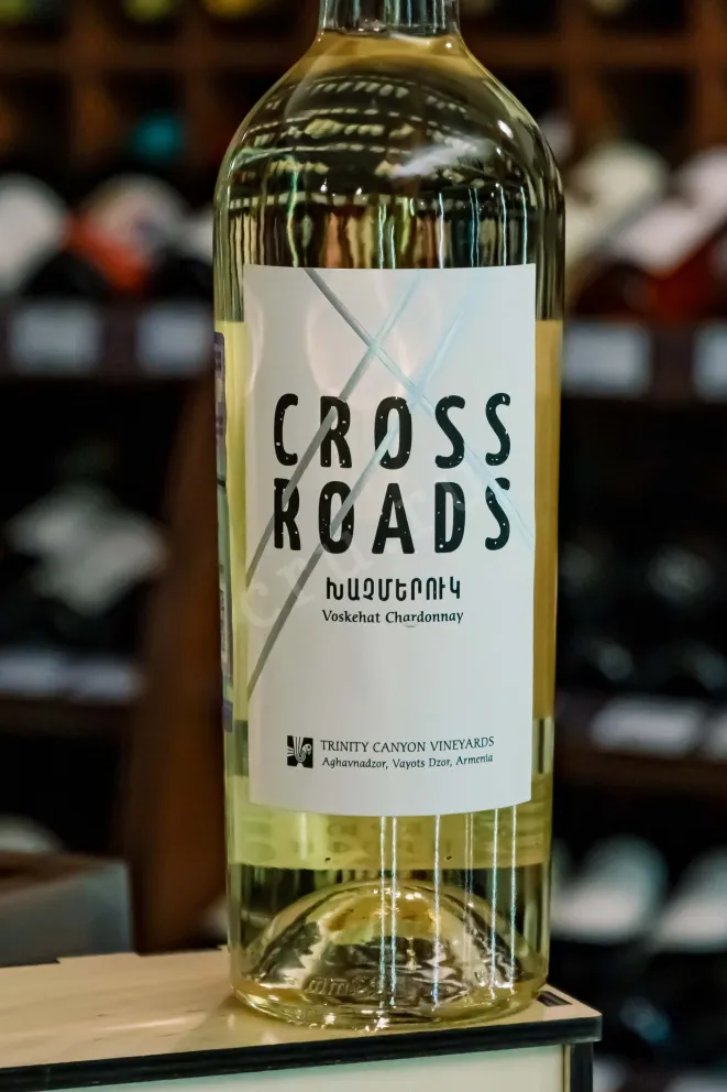 В магазине Крю Профи Crossroads Voskehat Chardonnay 2019 0.75 л