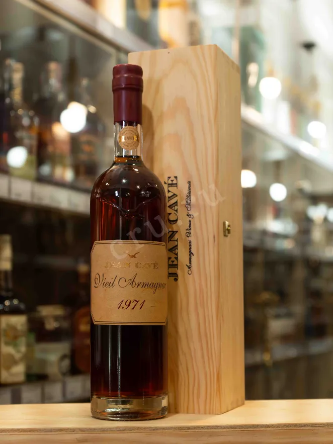 В магазине Крю Профи Jean Cave Vieil Armagnac AOC wooden box 1971 0.7 л