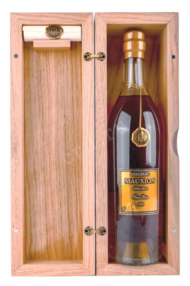 В деревянной коробке Mauxion Selection Fins Bois in wooden box 1989 0.7 л