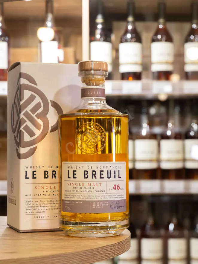 В магазине Крю Профи Le Breuil Single Malt Finiton Tourbee gift box 0.7 л