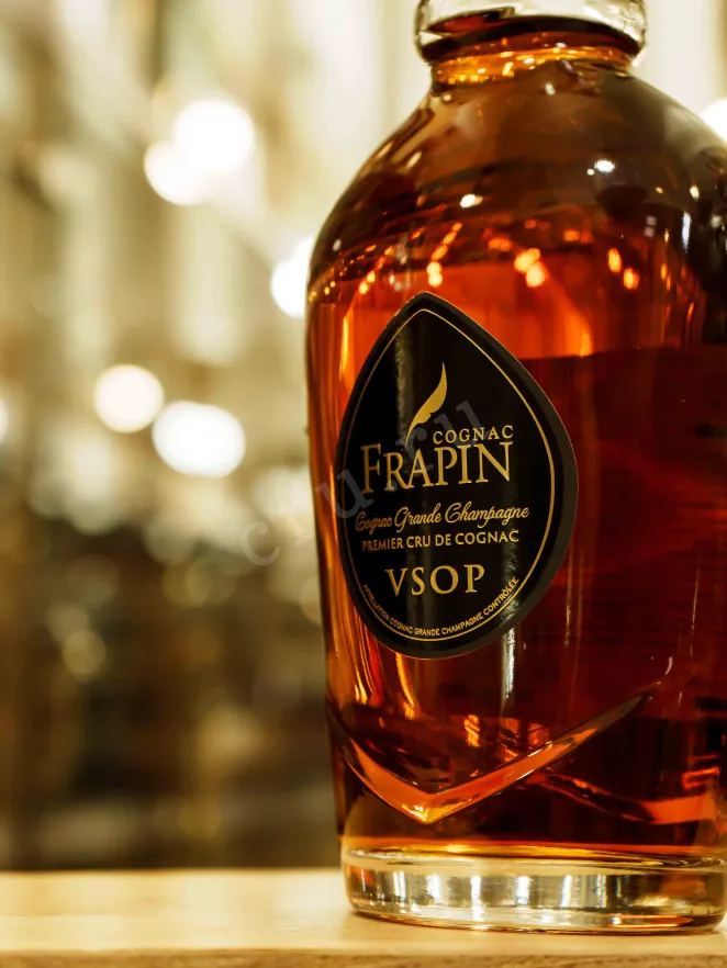 В магазине Крю Профи Frapin VSOP with 2 glasses 0.7 л