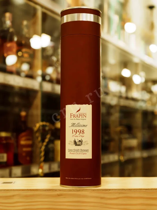 В магазине Крю Профи Frapin Millesime Cognac Grande Champagne AOC in tube 1998 0.7 л