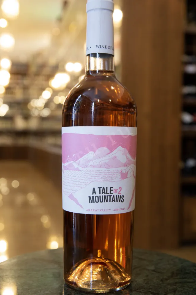 В магазине Крю Профи A Tale of 2 Mountains Rose 2020 0.75 л