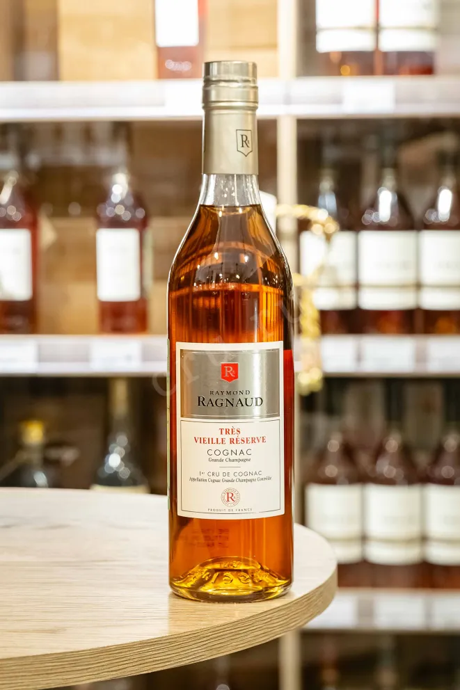 В магазине Крю Профи Raymond Ragnaud Tres Vielle Reserve Grand Champagne 1er Cru De Cognac in gift box 0.5 л