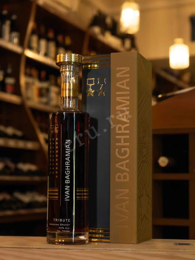 В магазине Крю Профи Marshal I.Kh. Bagramyan Collector's in a gift box 2005 0.7 л