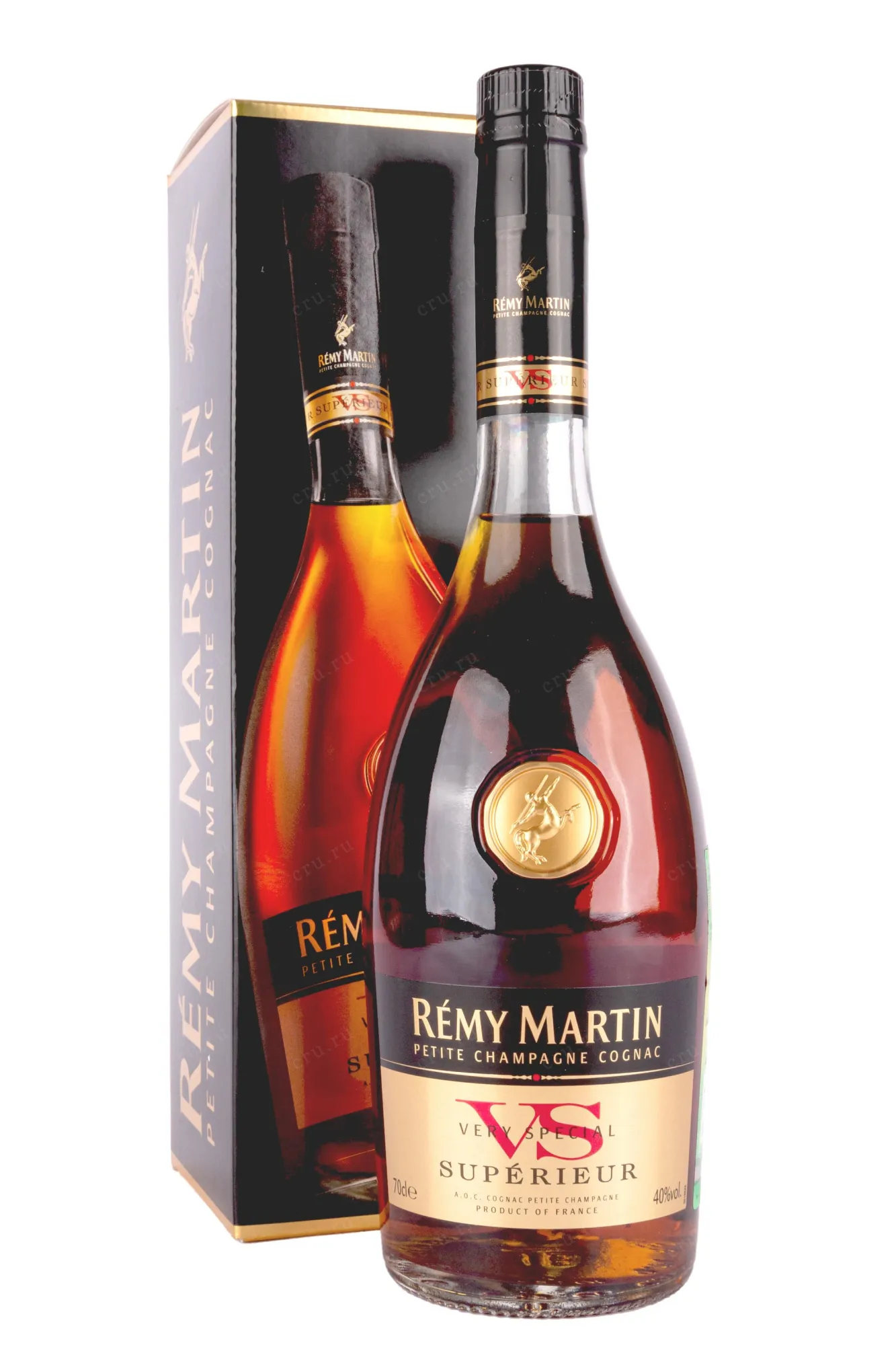 Фото — Коньяк Remy Martin VS Superieur in gift box  0.7 л
