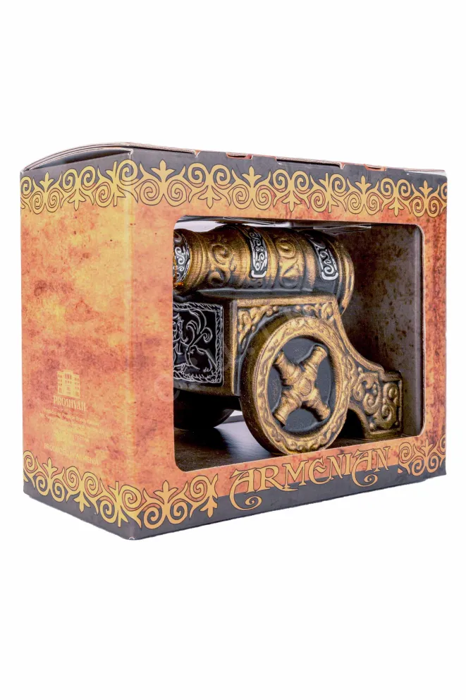 В подарочной коробке Gun 7 years old in gift box 0.33 л