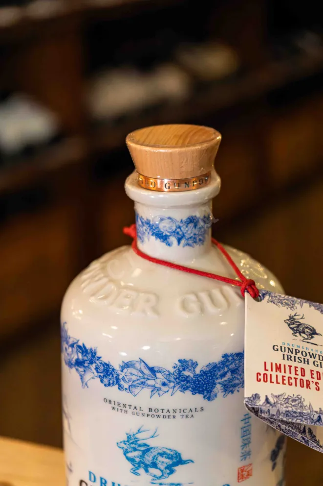 Пробка Drumshanbo Gunpowder Irish Gin in ceramic bottle 0.7 л