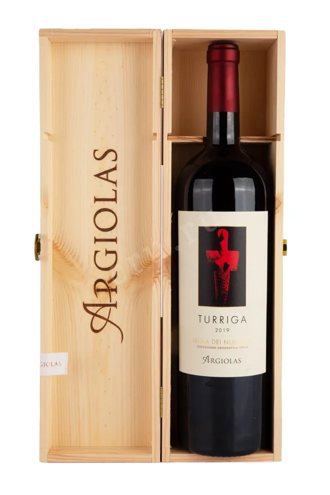 В деревянной коробке Turriga Isola dei Nuraghi wooden box 2019 1.5 л