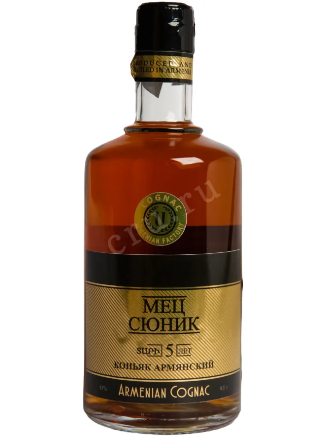 Коньяк Мец Сюник 5 лет  0.5 л