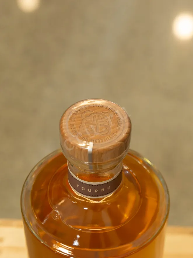 Пробка Le Breuil Single Malt Finiton Tourbee gift box 0.7 л