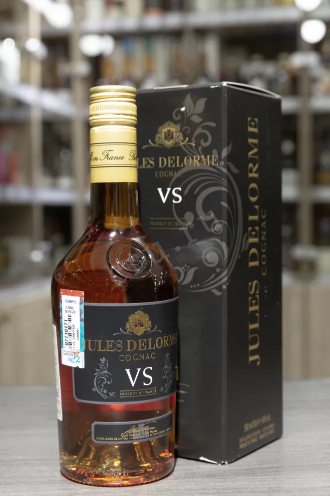 В магазине Крю Профи Jules Delorme VS in gift box 0.5 л