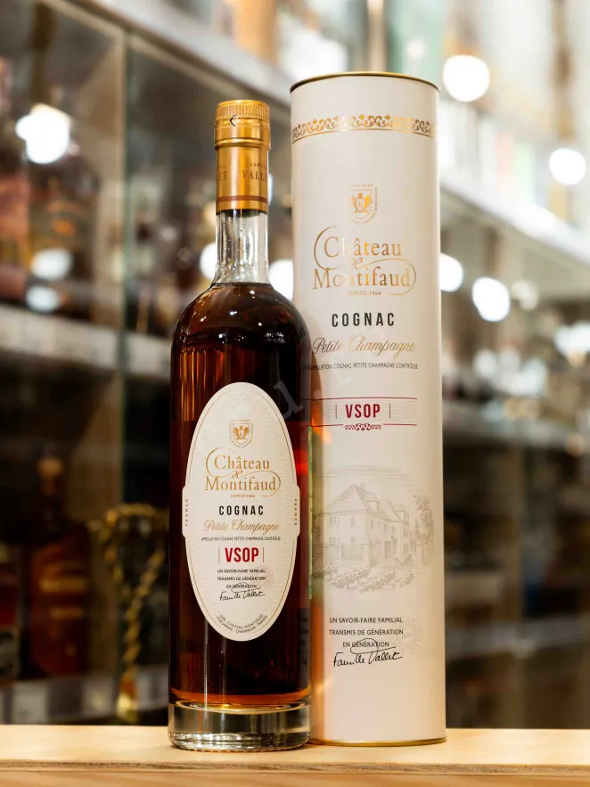 В магазине Крю Профи Chateau de Montifaud Petite Champagne VSOP in tube 0.7 л