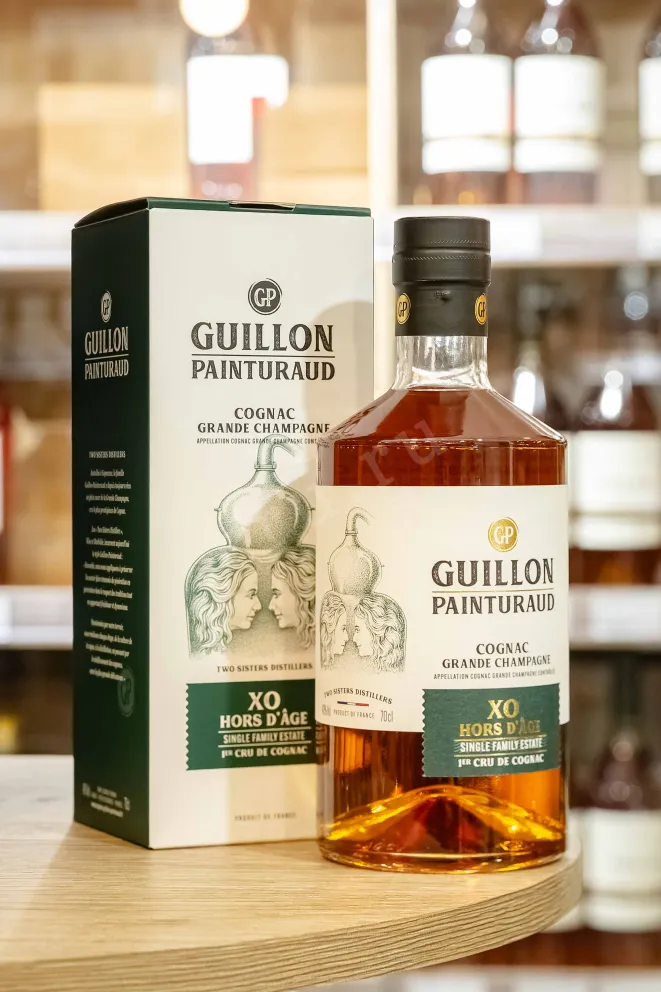 В магазине Крю Профи Guillon Painturaud XO Hors dAge 1er Cru de Cognac in gift box 0.7 л