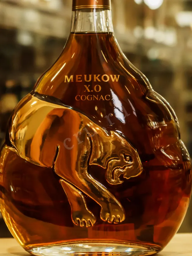В магазине Крю Профи Meukow XO 0.7 л