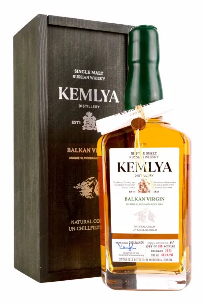 Виски Kemlya Balkan Virgin wooden box  0.7 л